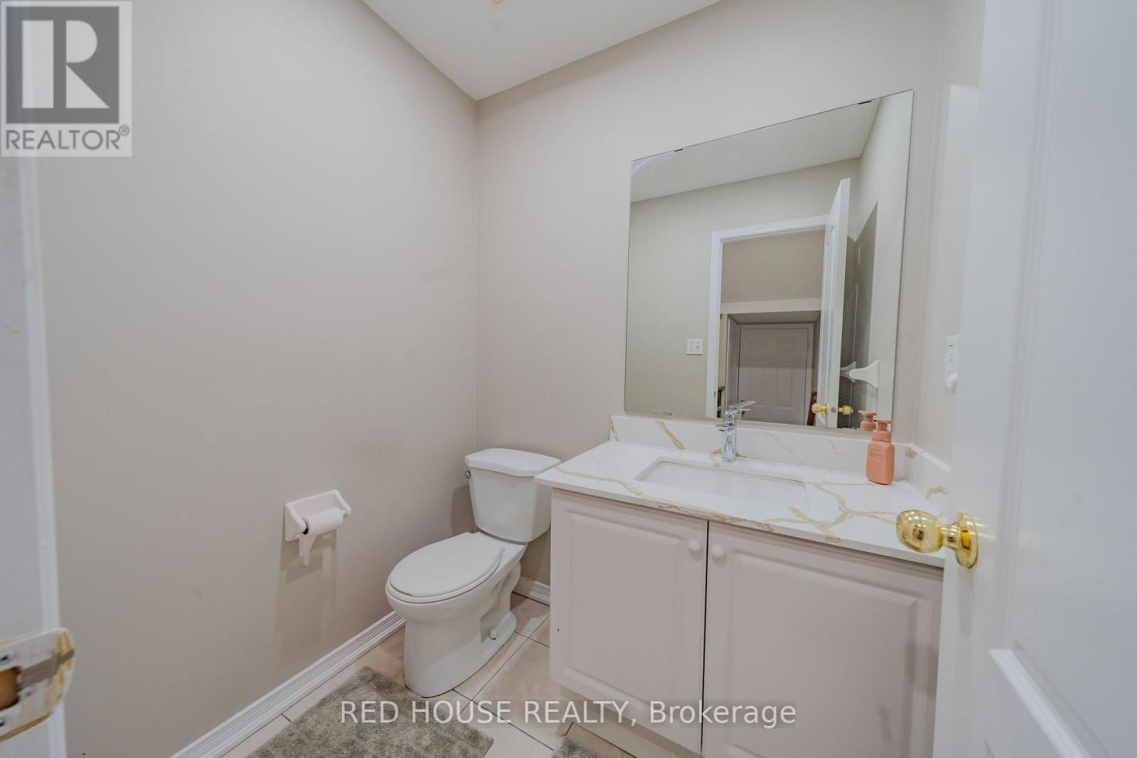 46 PASSFIELD TRAIL Image 16