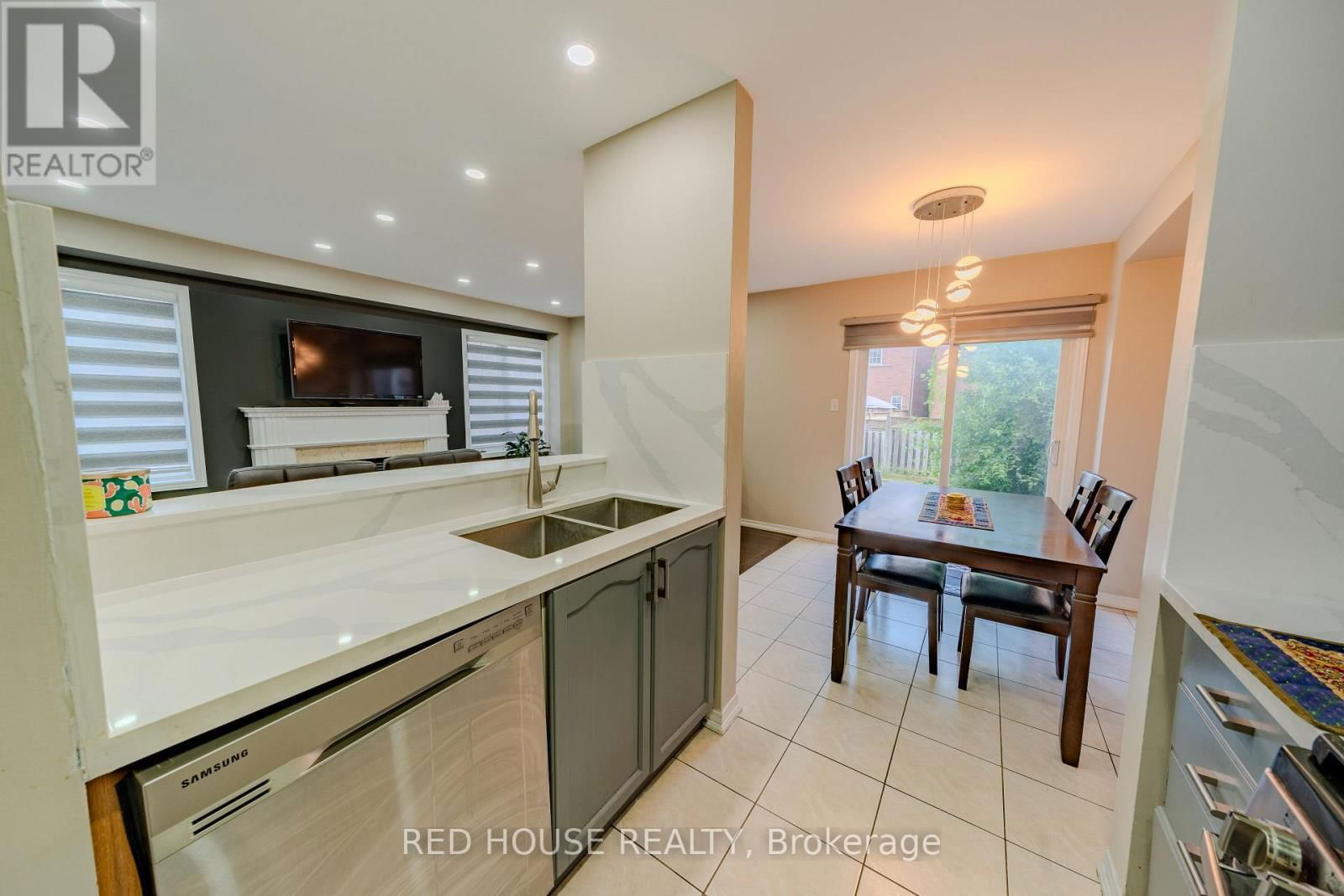 46 PASSFIELD TRAIL Image 33