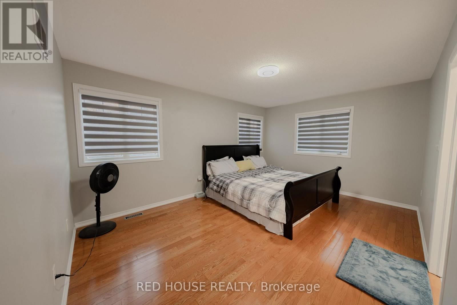 46 PASSFIELD TRAIL Image 44