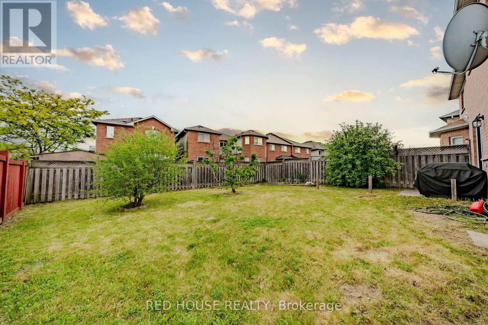 46 PASSFIELD TRAIL Image 49