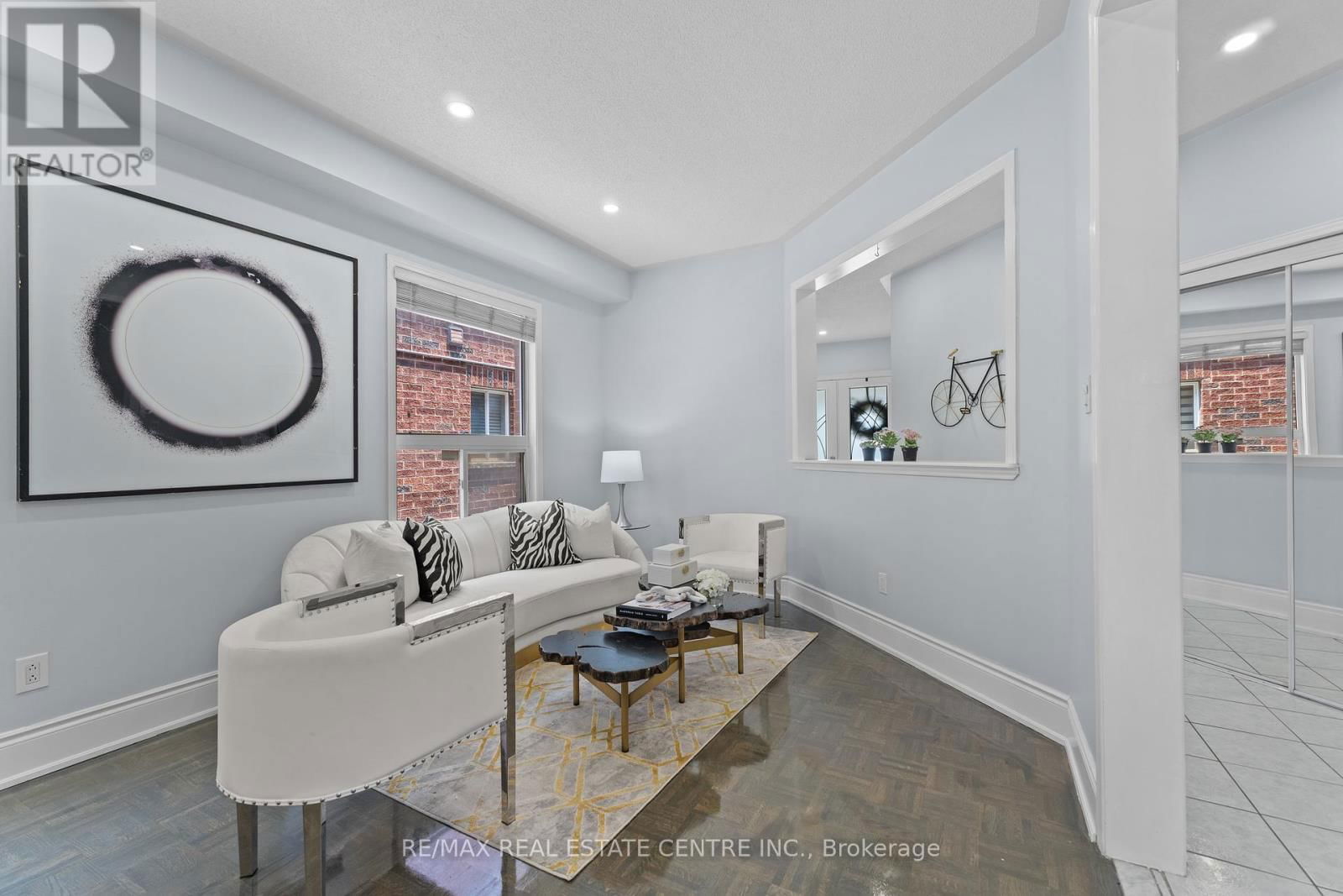 42 ZIA DODDA CRESCENT Image 10