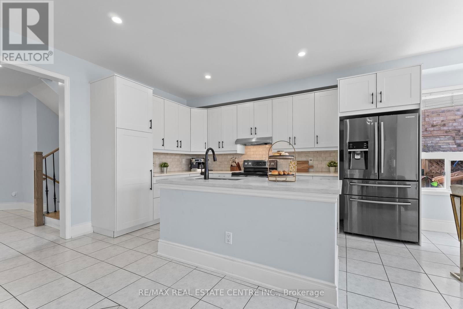 42 ZIA DODDA CRESCENT Image 13