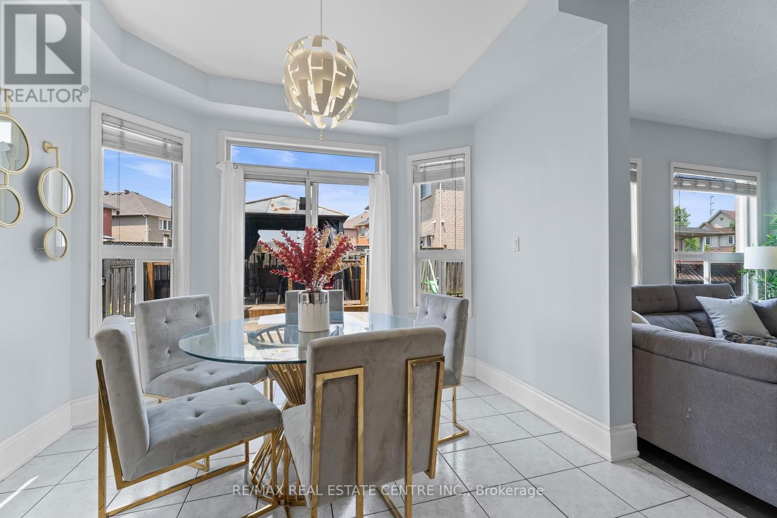 42 ZIA DODDA CRESCENT Image 15