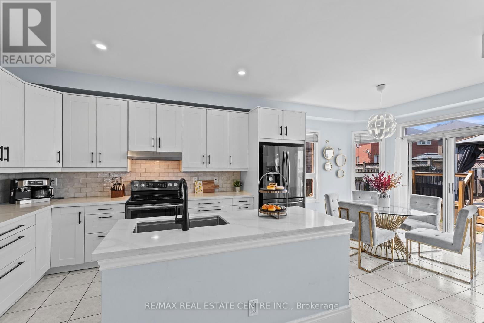 42 ZIA DODDA CRESCENT Image 16