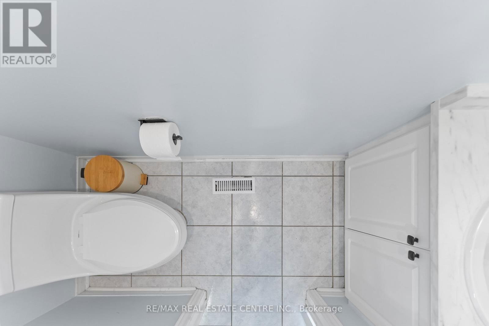 42 ZIA DODDA CRESCENT Image 20