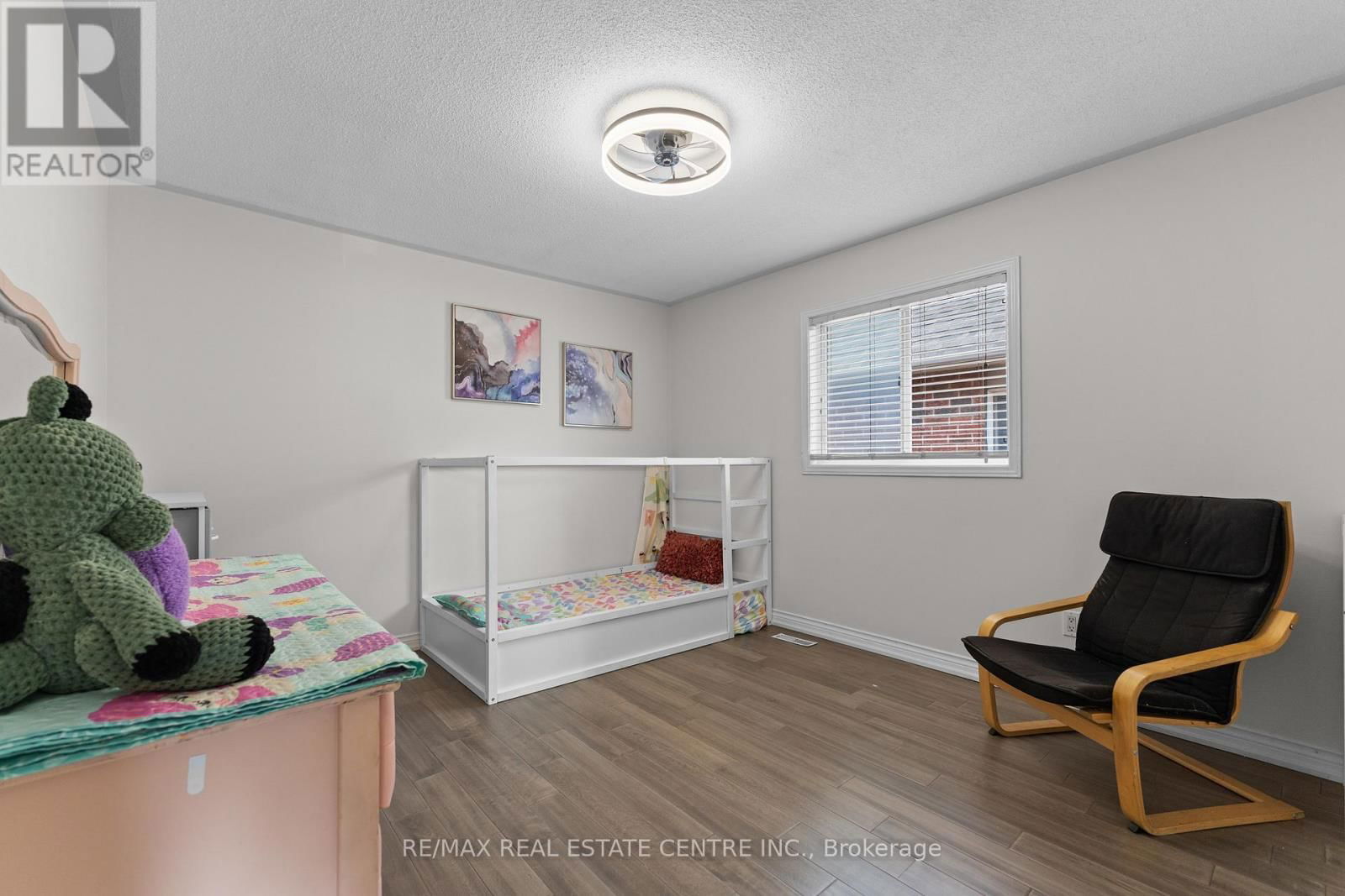 42 ZIA DODDA CRESCENT Image 29
