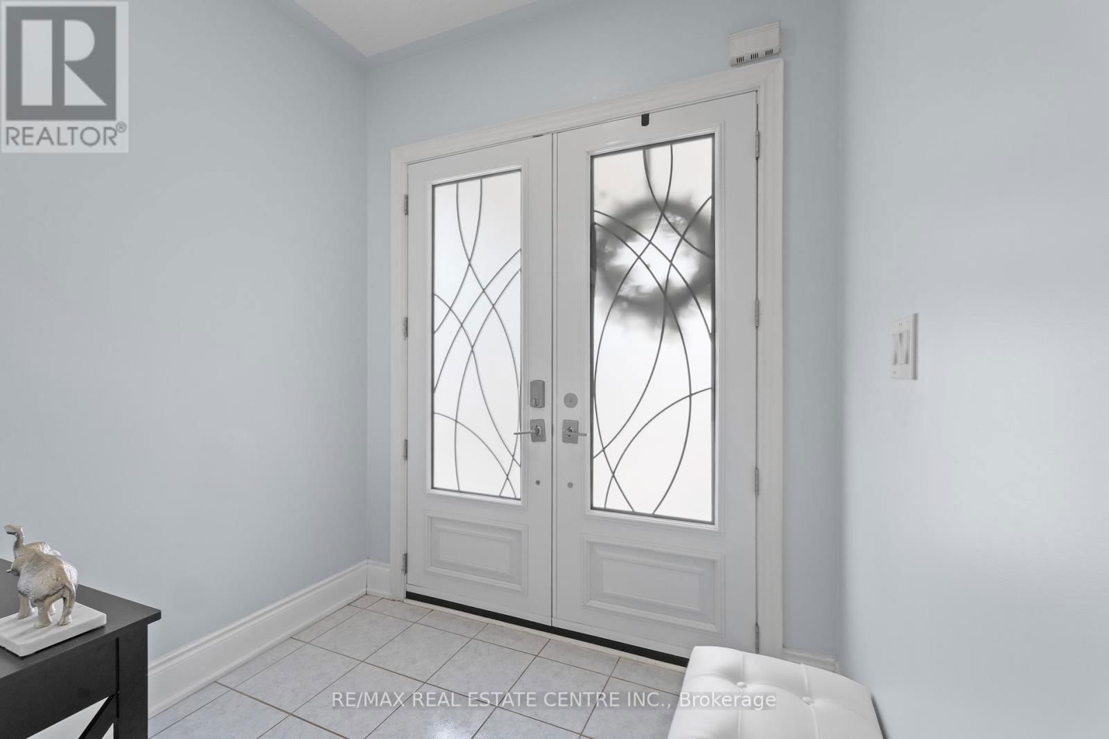 42 ZIA DODDA CRESCENT Image 3