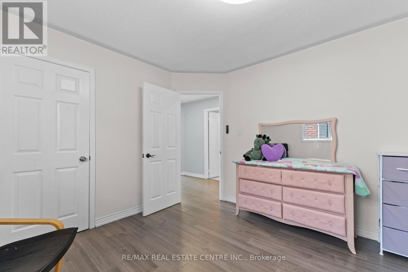 42 ZIA DODDA CRESCENT Image 30