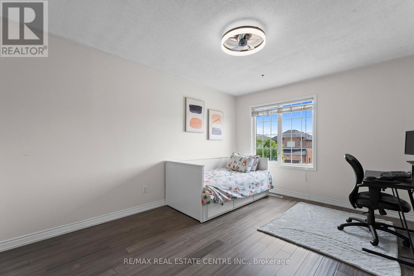 42 ZIA DODDA CRESCENT Image 31