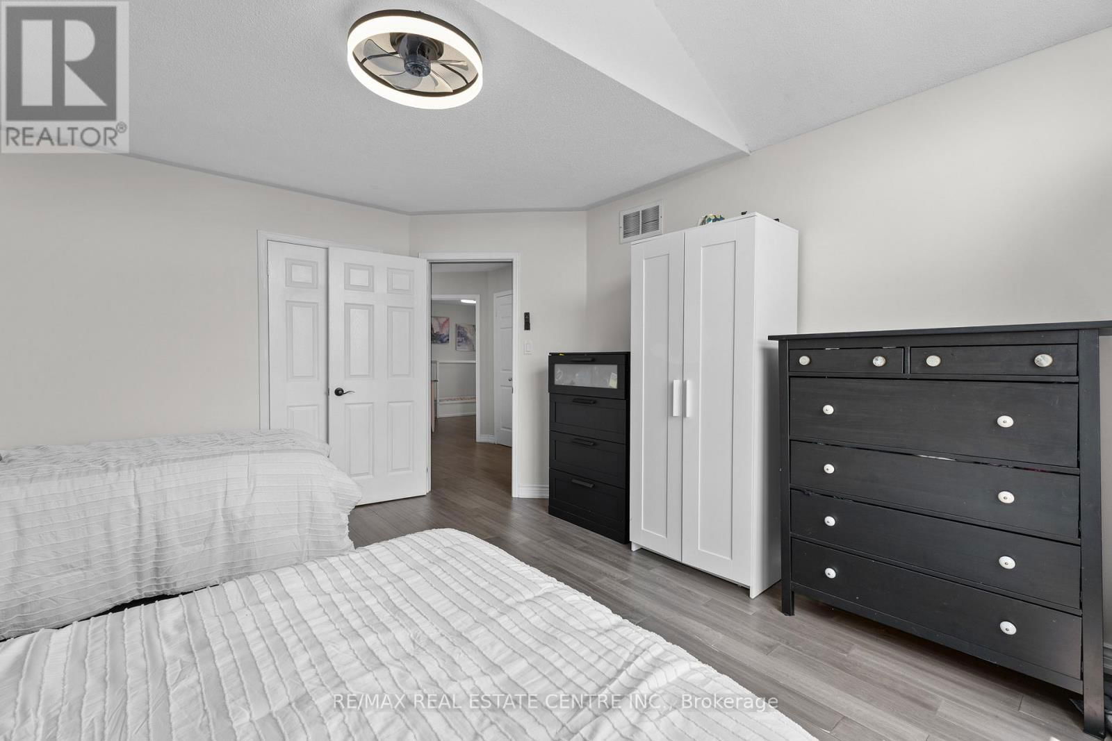 42 ZIA DODDA CRESCENT Image 34