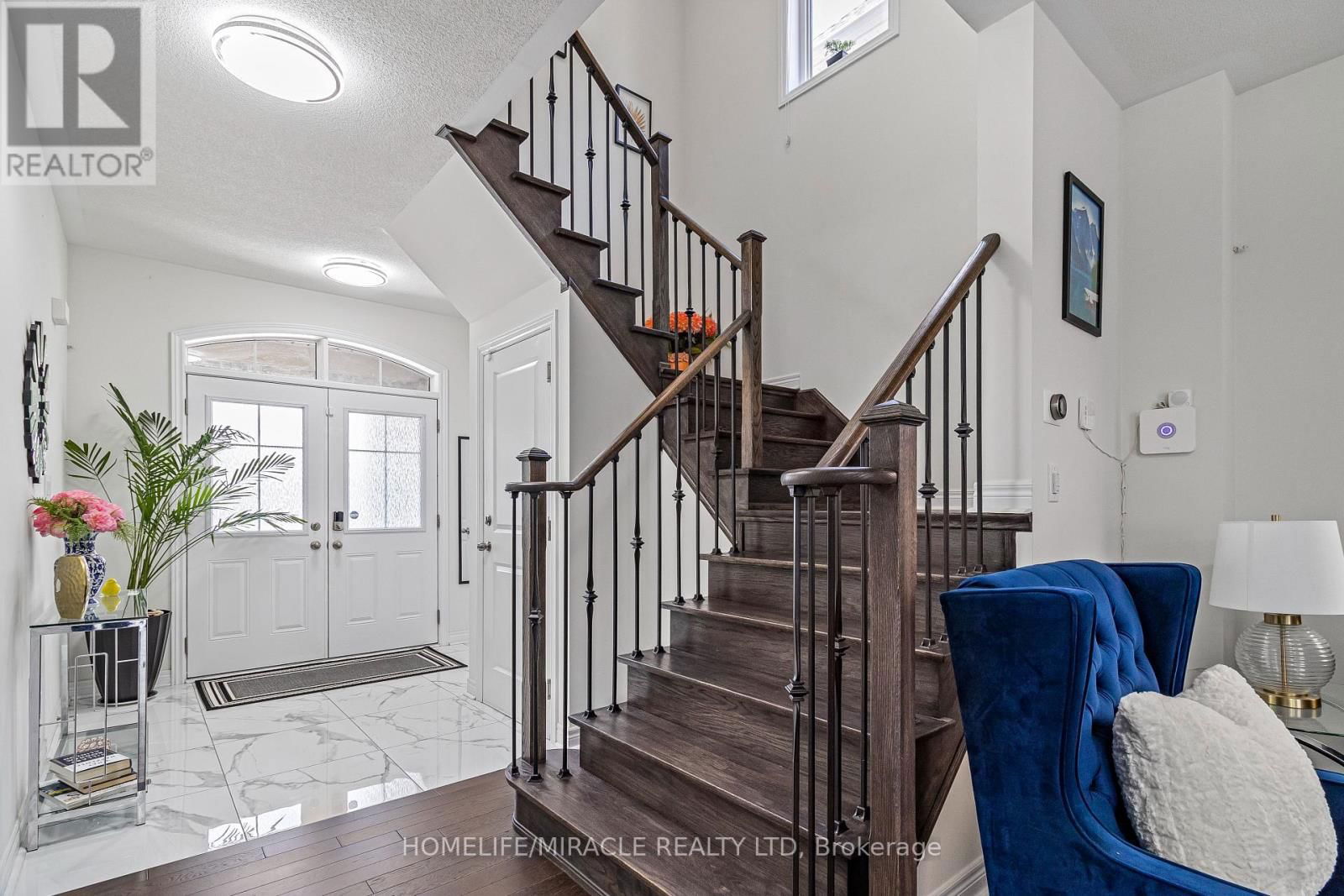 99 BENHURST CRESCENT Image 6