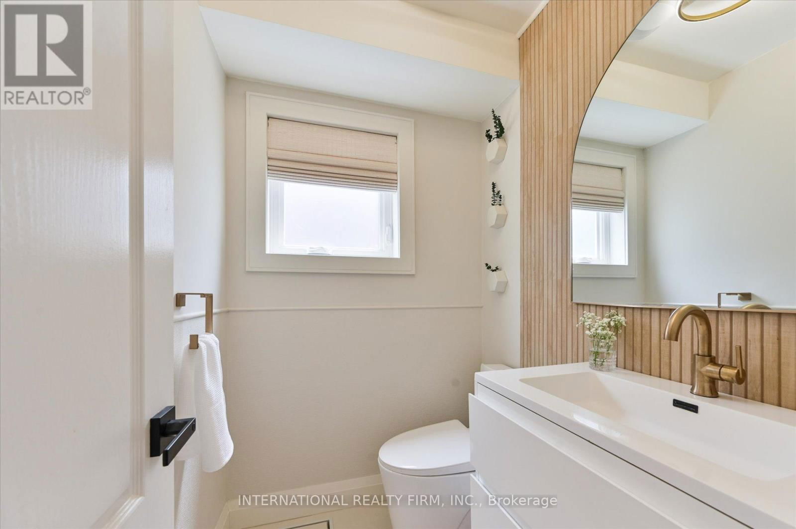 7337 SANDHURST DRIVE Image 10