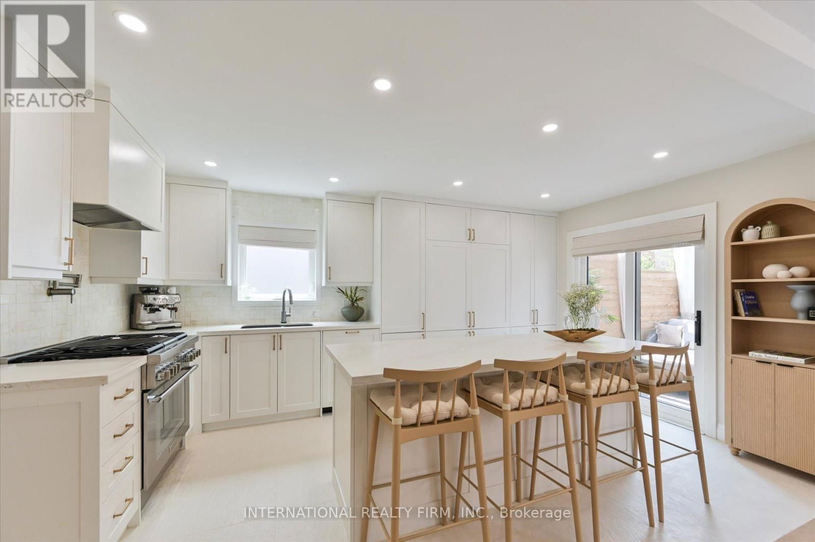 7337 SANDHURST DRIVE Image 7