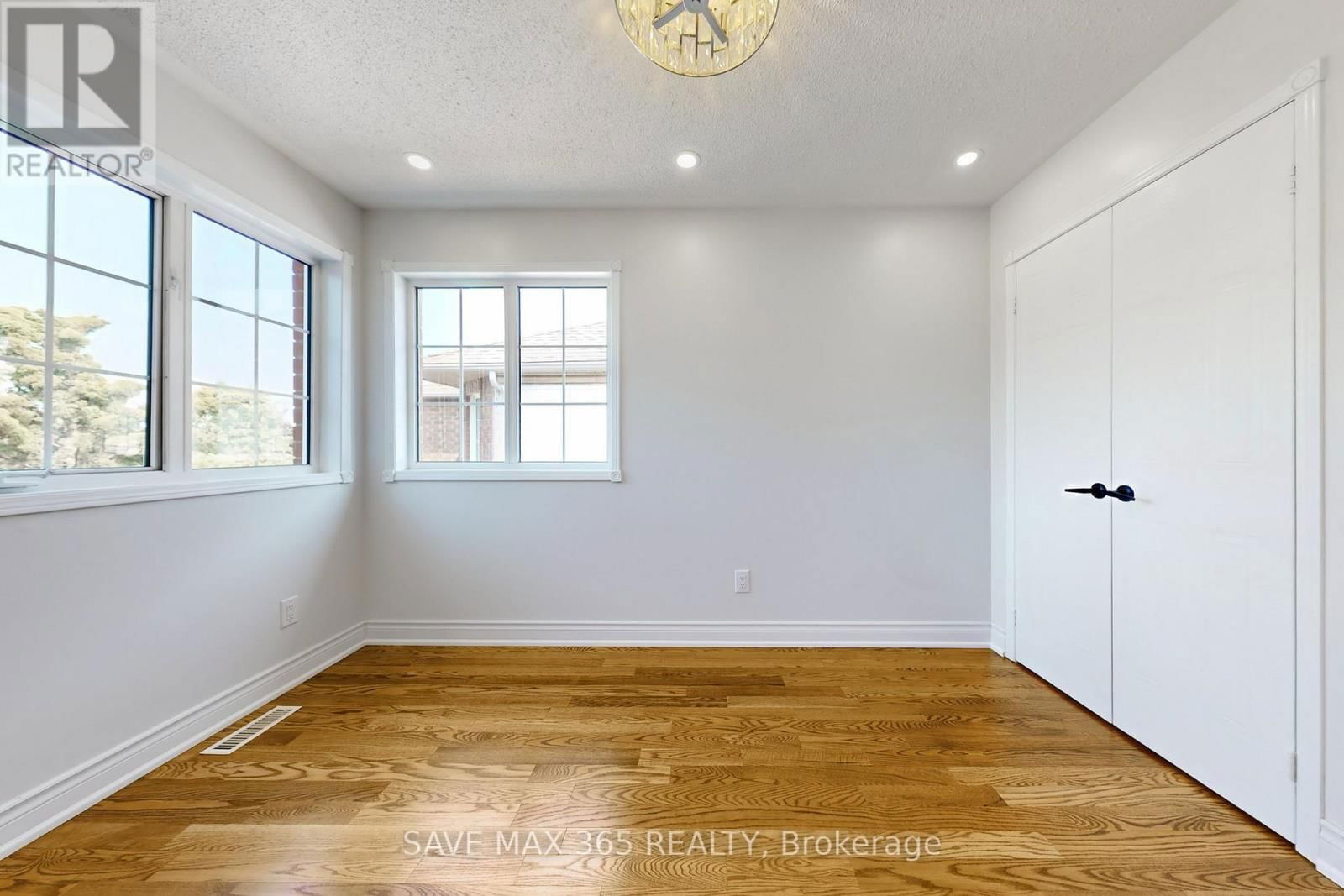 5550 BOLLINGTON DRIVE Image 28