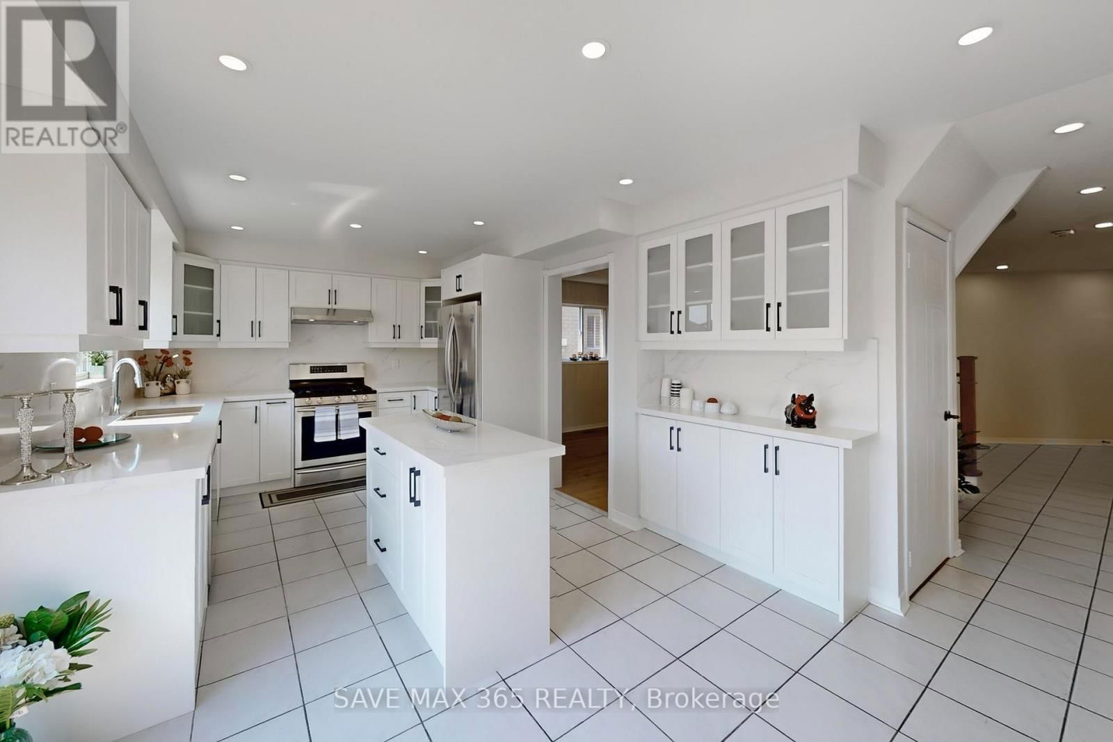 5550 BOLLINGTON DRIVE Image 9