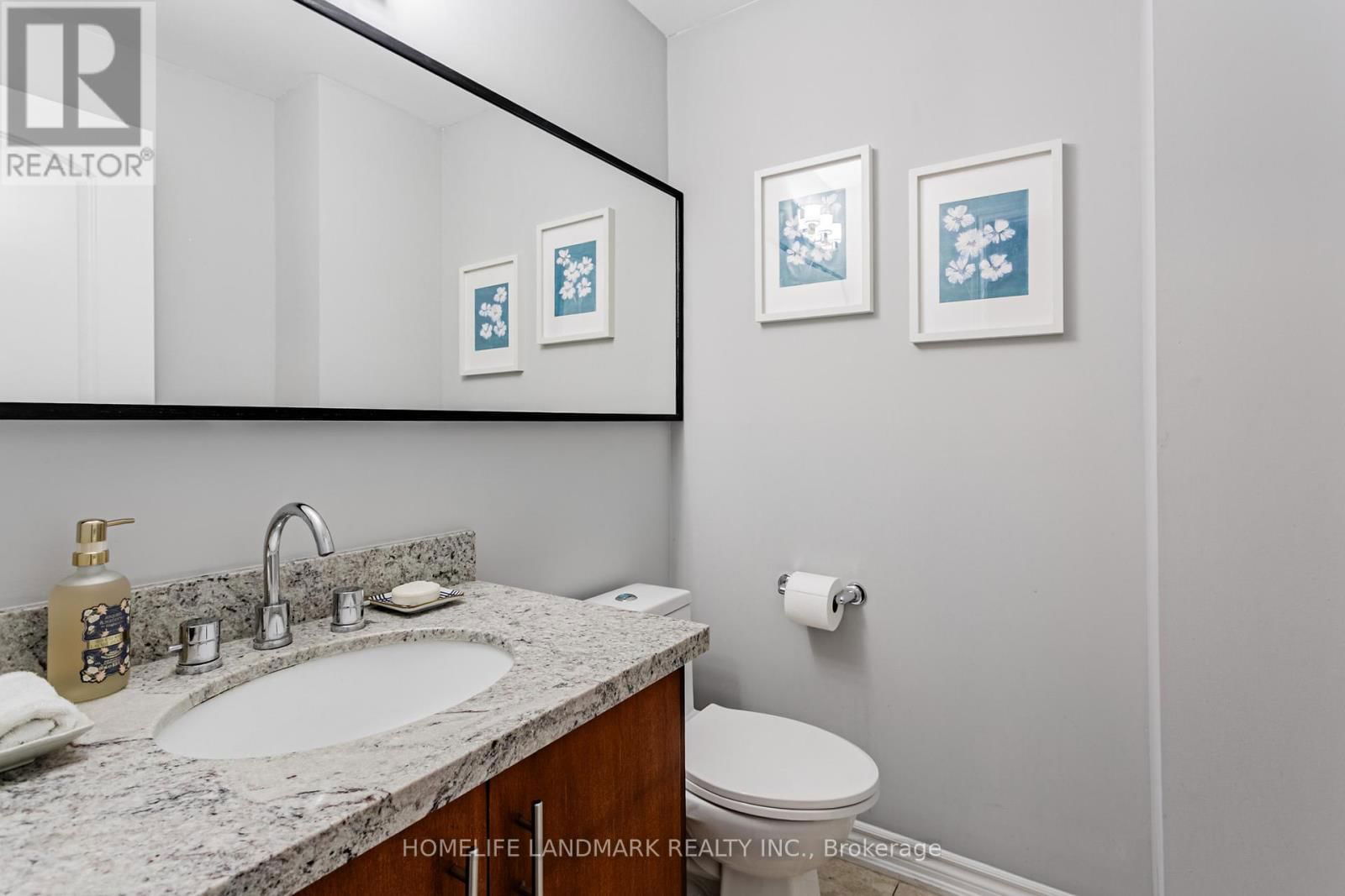 523B ROYAL YORK ROAD Image 13