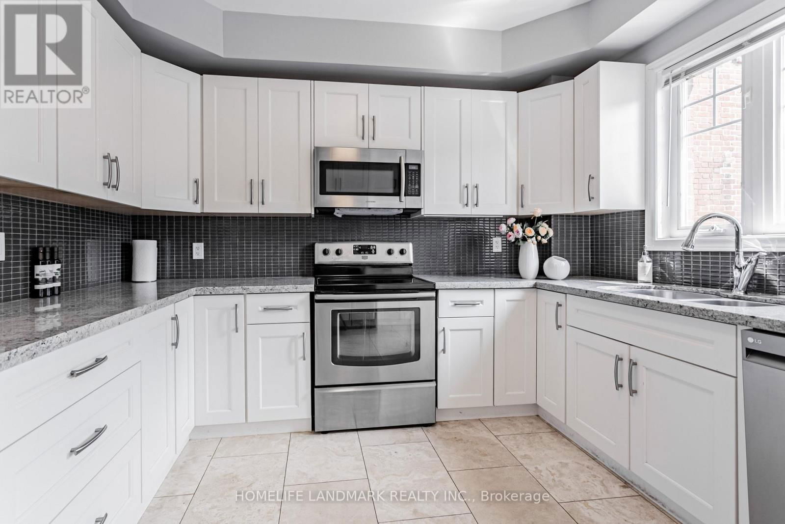 523B ROYAL YORK ROAD Image 15