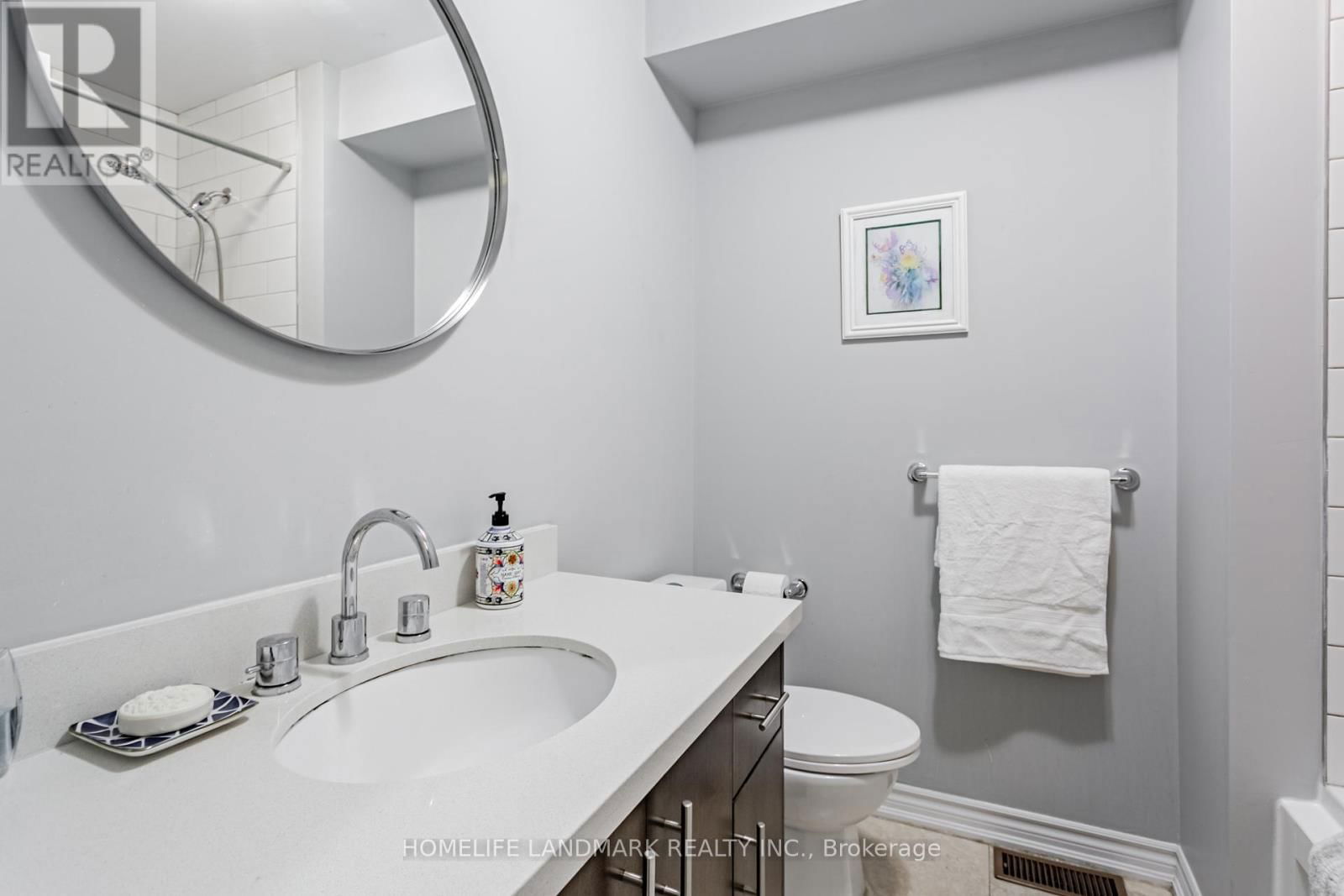 523B ROYAL YORK ROAD Image 22