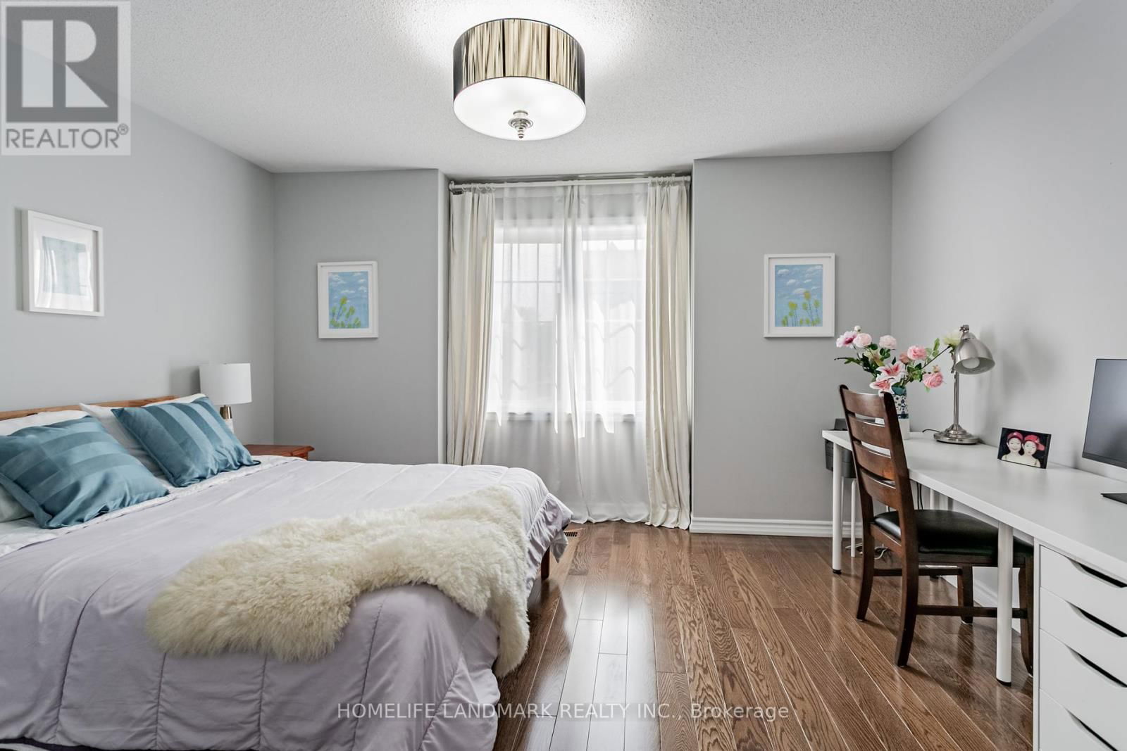523B ROYAL YORK ROAD Image 25