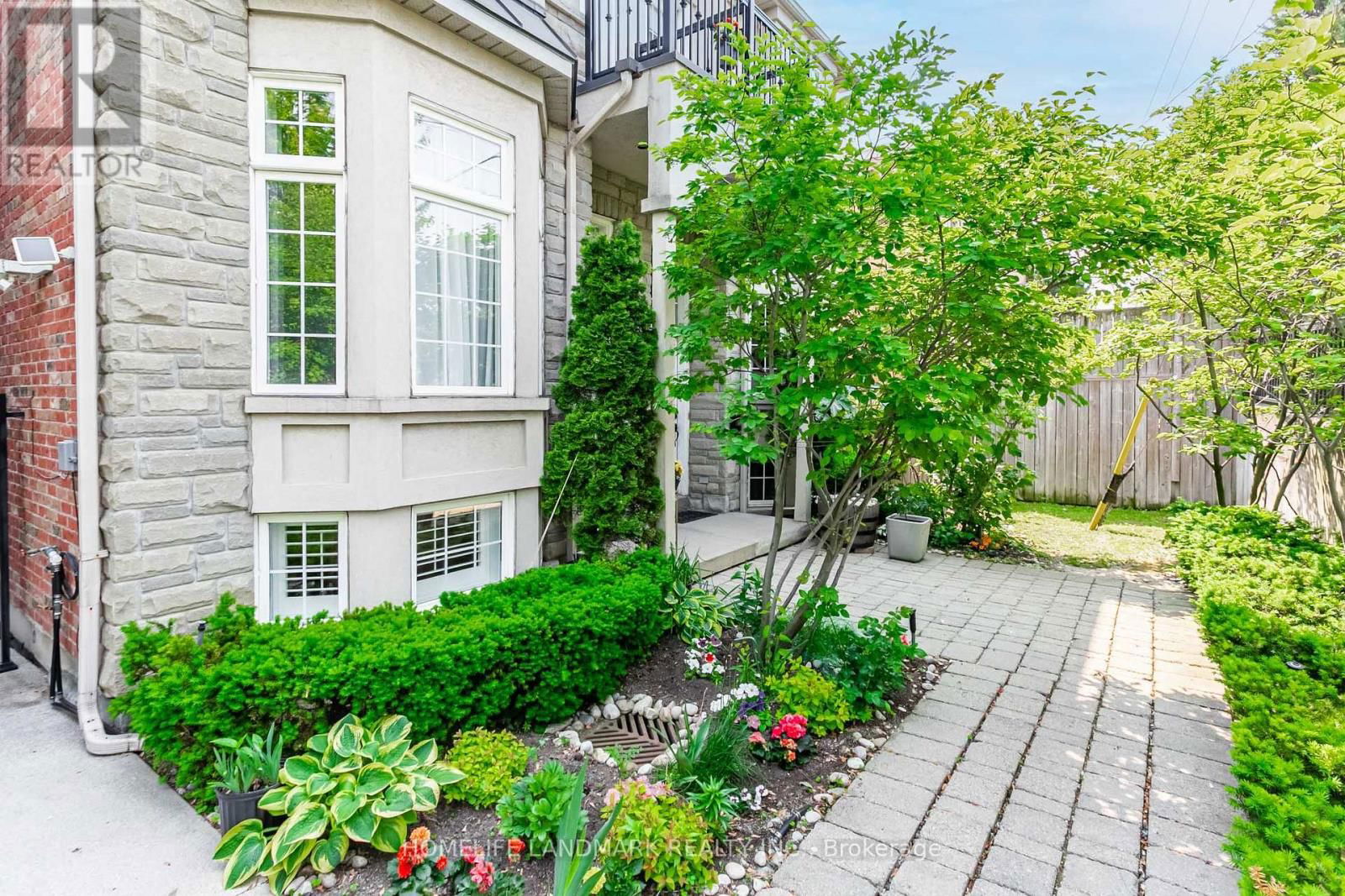 523B ROYAL YORK ROAD Image 3
