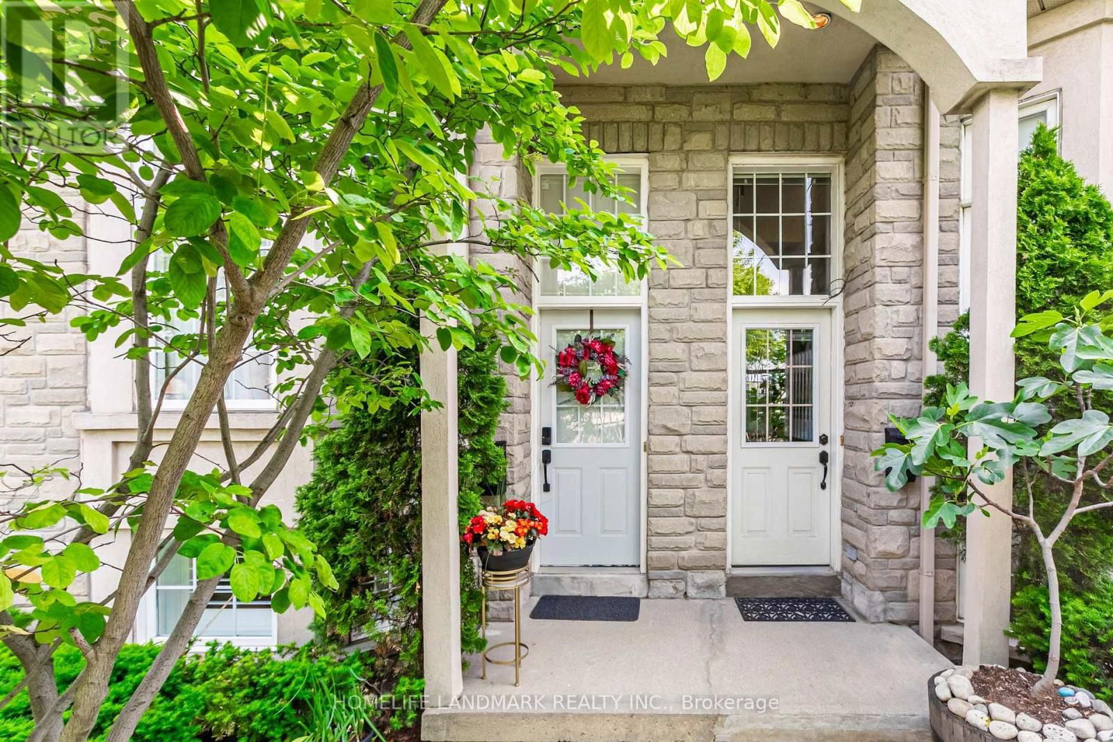 523B ROYAL YORK ROAD Image 4
