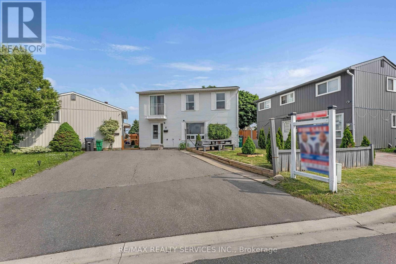 8 HEATHERSIDE COURT SOUTH Image 1