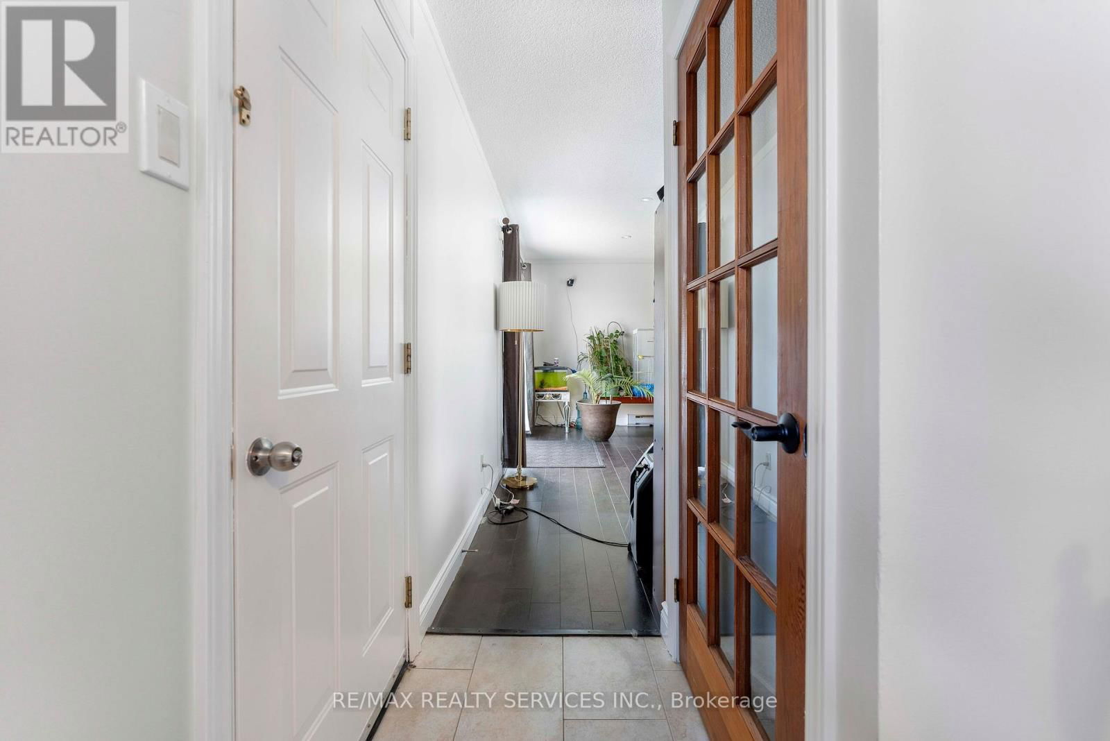 8 HEATHERSIDE COURT SOUTH Image 28