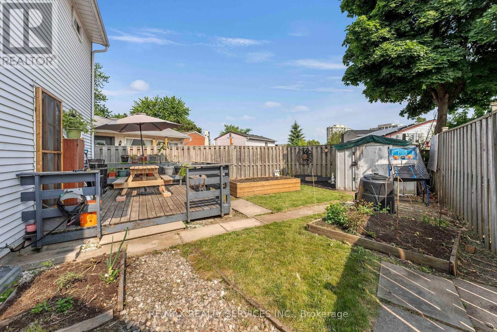 8 HEATHERSIDE COURT SOUTH Image 33