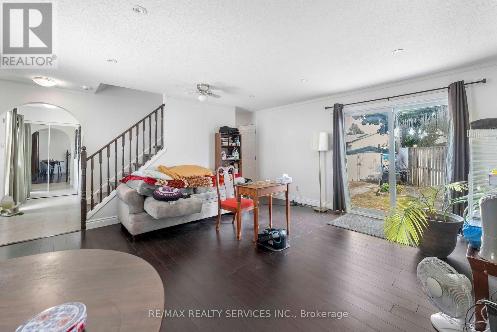 8 HEATHERSIDE COURT SOUTH Image 6