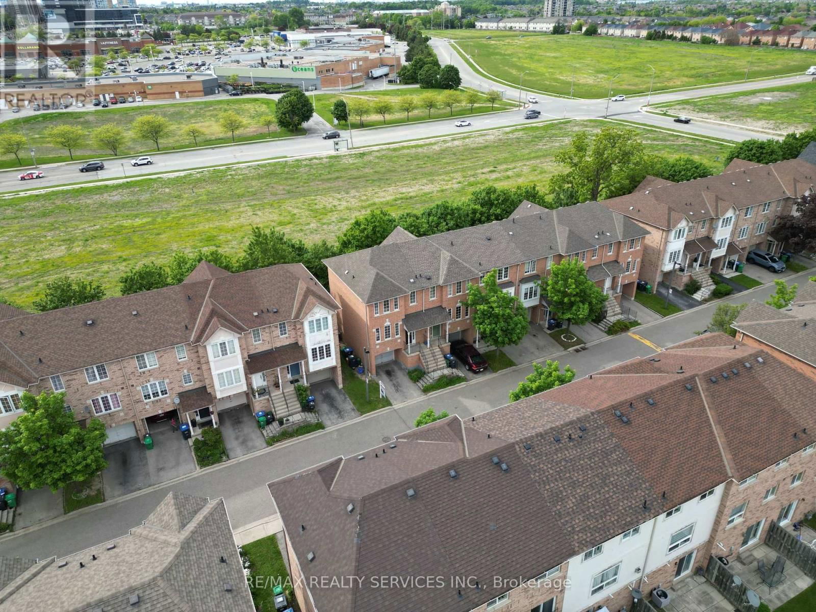 28 - 80 ACORN PLACE Image 45