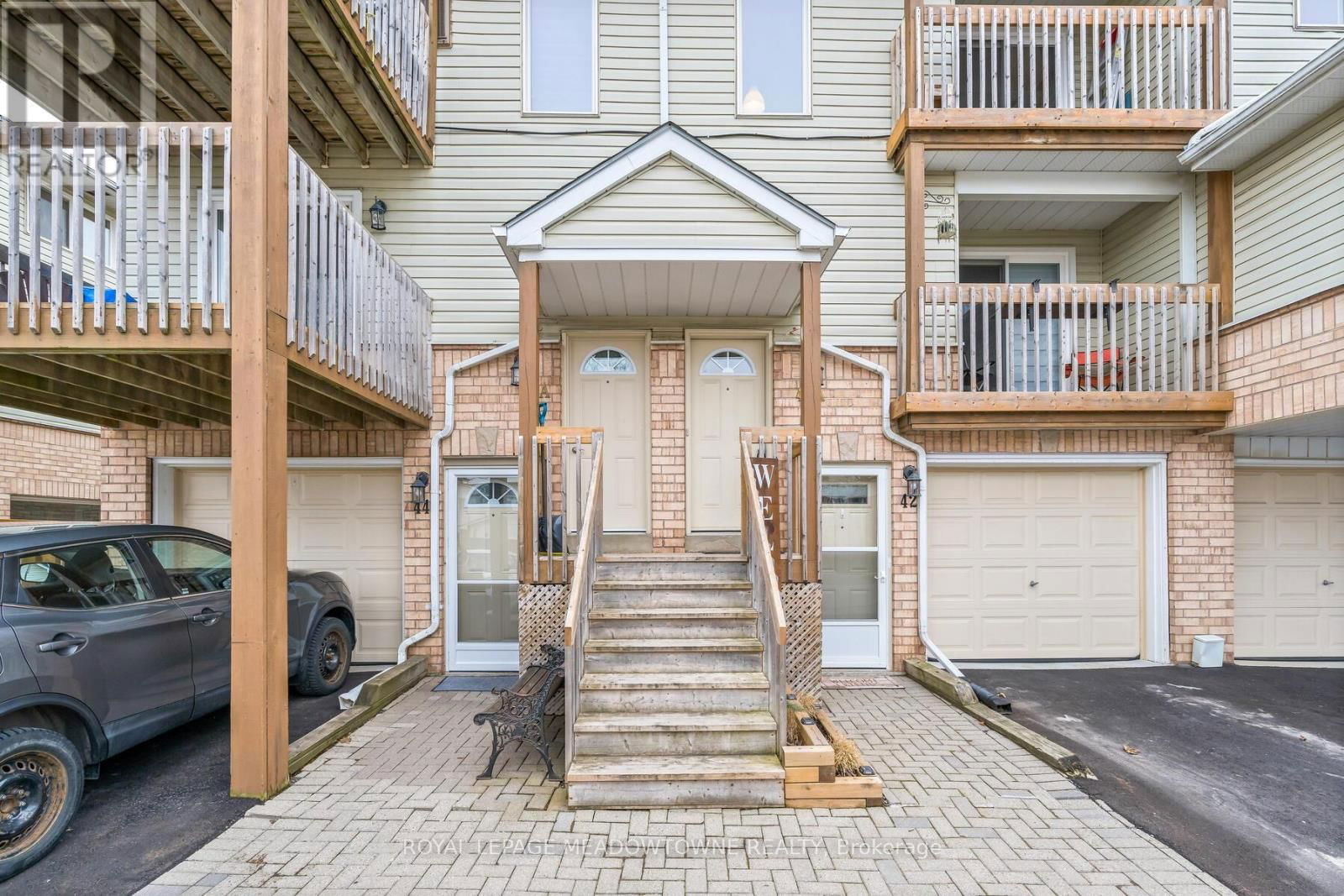 24 - 42A STEWART MACLAREN ROAD Image 2
