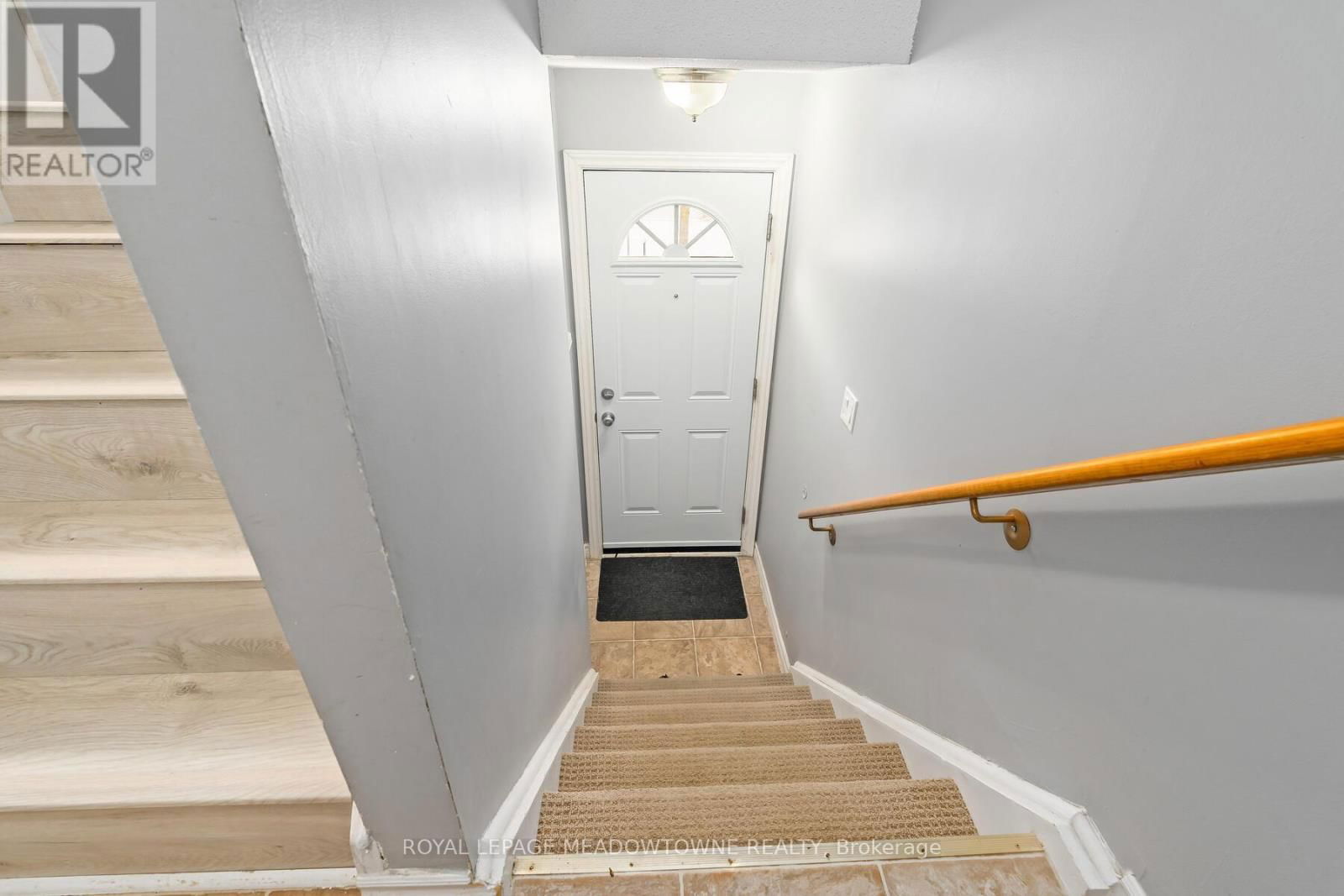 24 - 42A STEWART MACLAREN ROAD Image 4