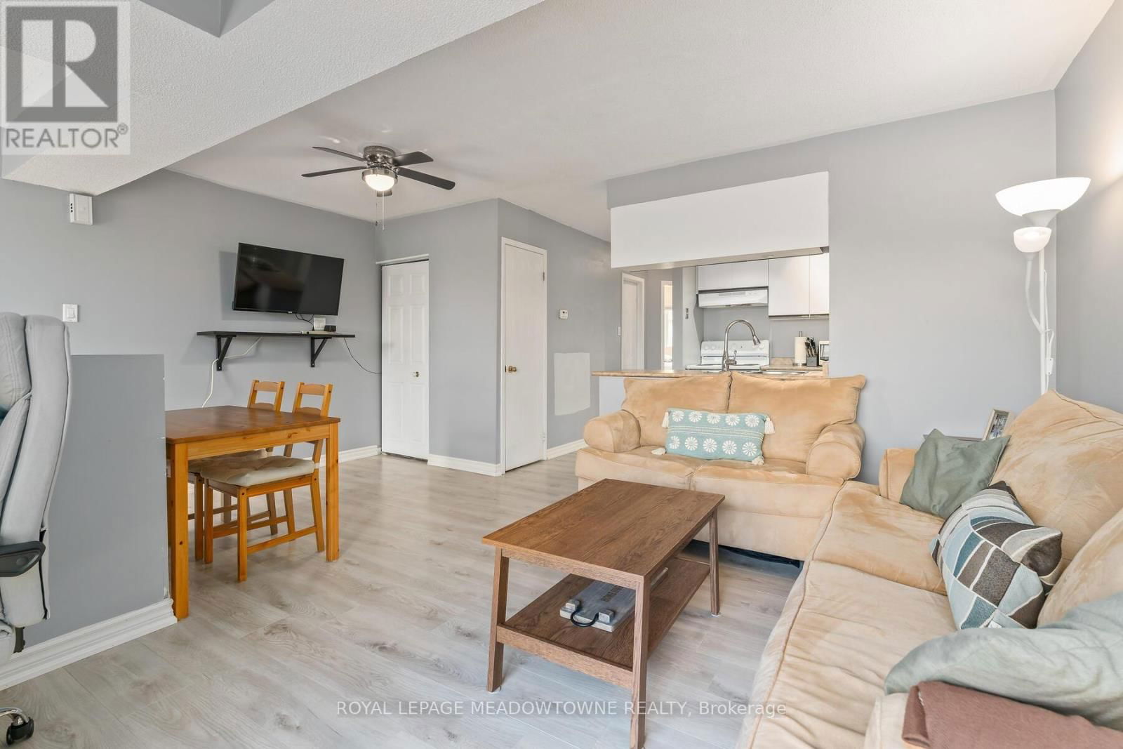 24 - 42A STEWART MACLAREN ROAD Image 9