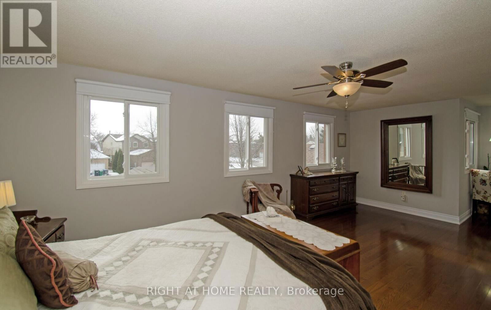 54 FERGUSON PLACE Image 25