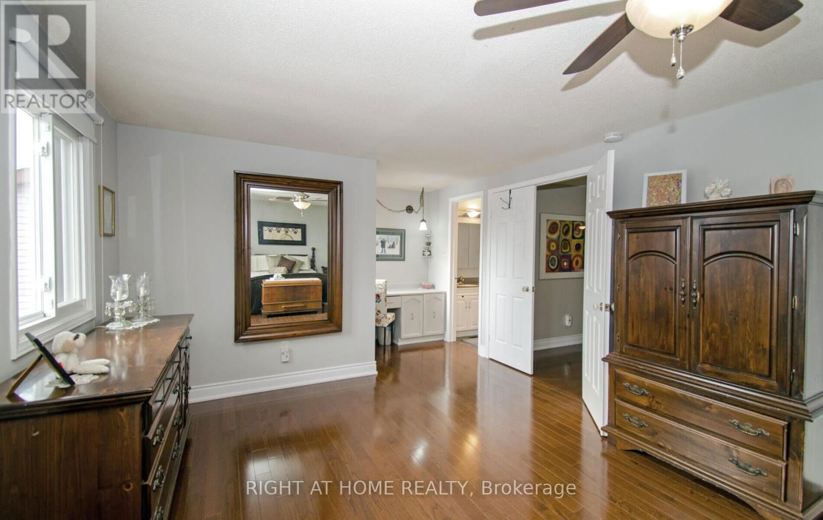 54 FERGUSON PLACE Image 26