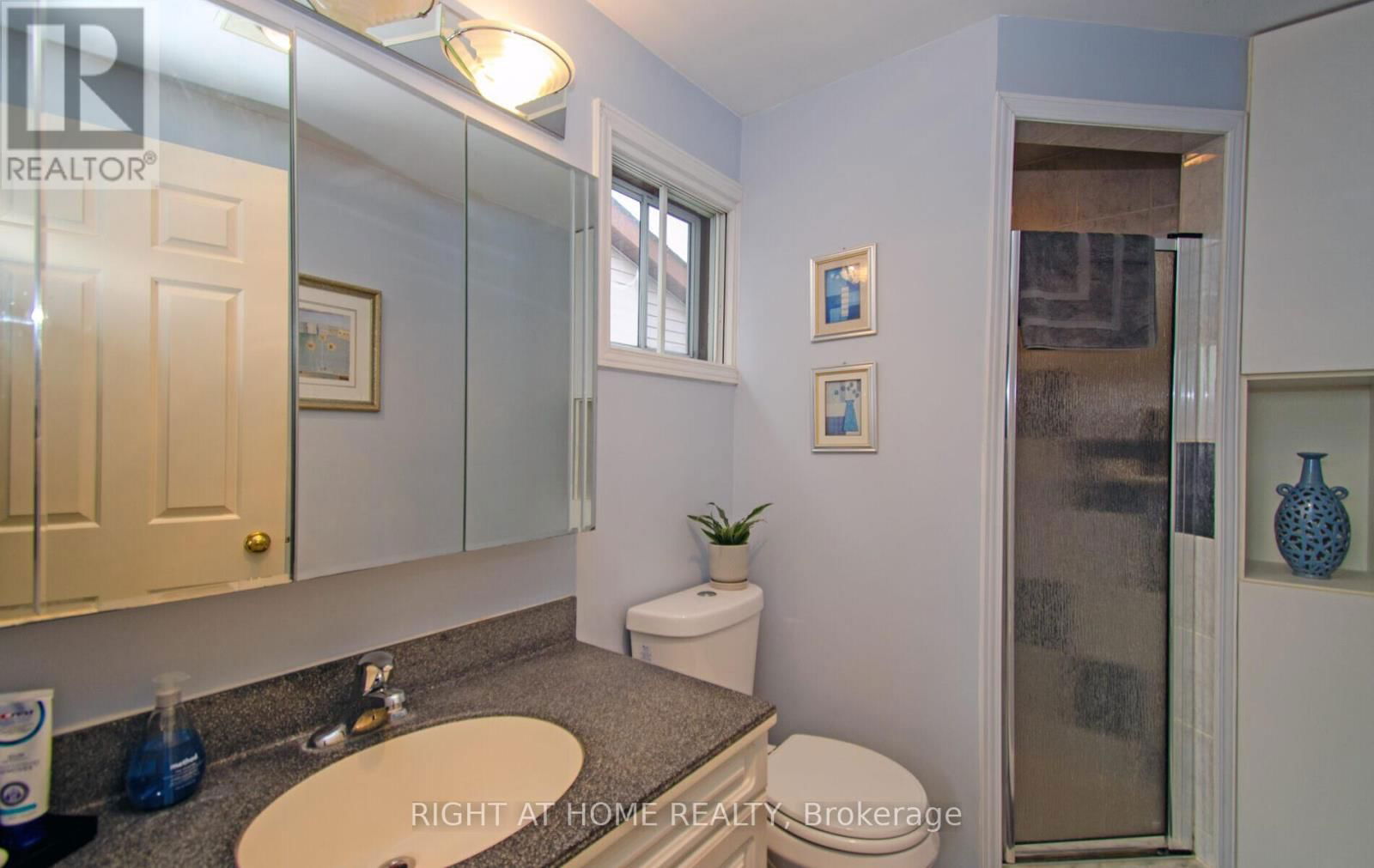 54 FERGUSON PLACE Image 27