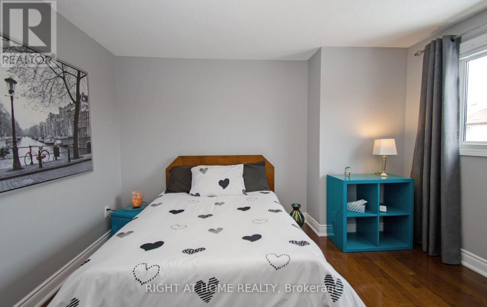 54 FERGUSON PLACE Image 31