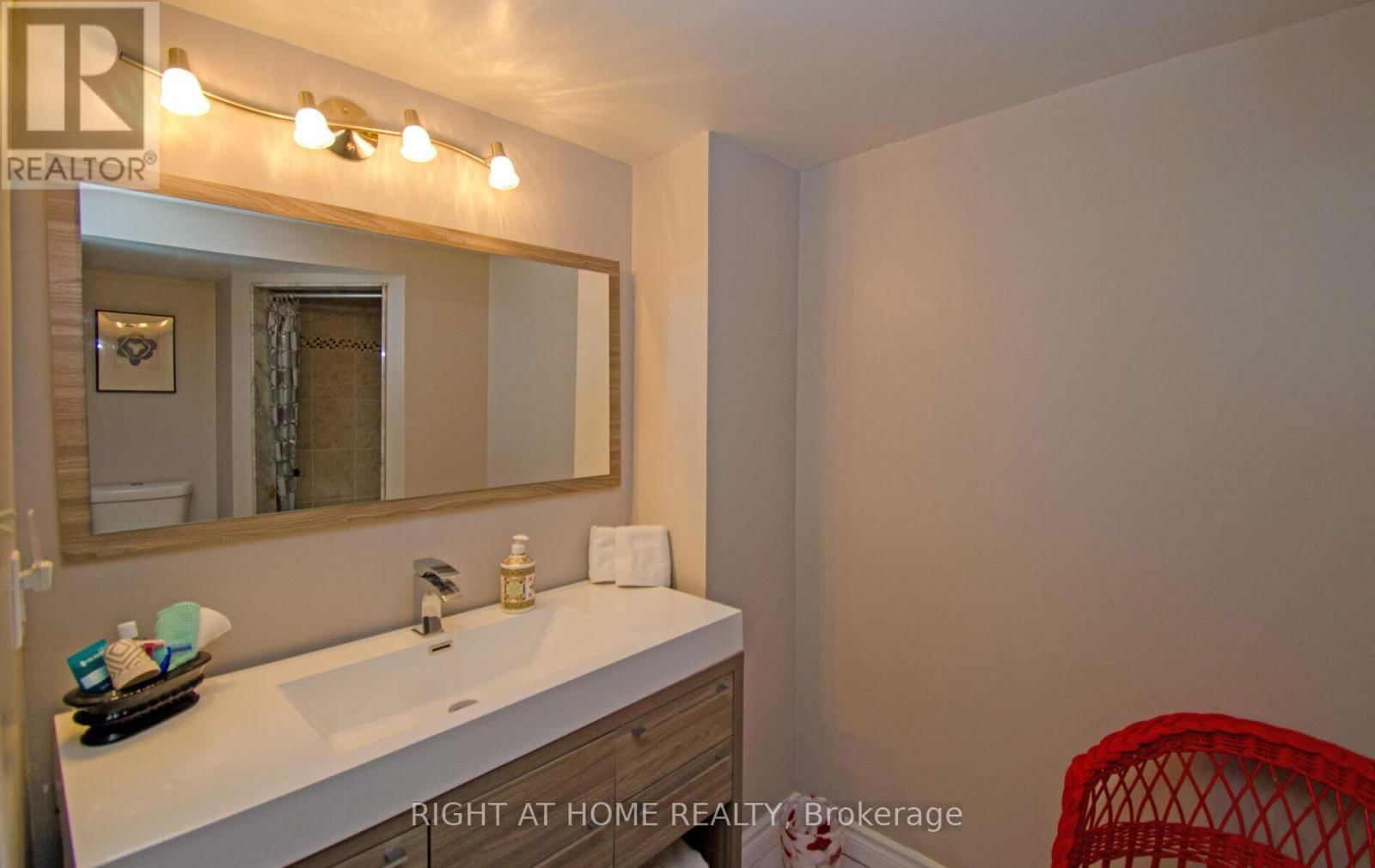 54 FERGUSON PLACE Image 40