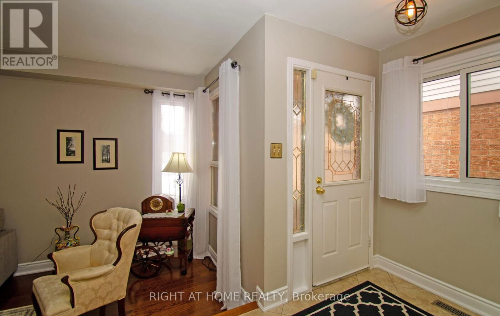 54 FERGUSON PLACE Image 6