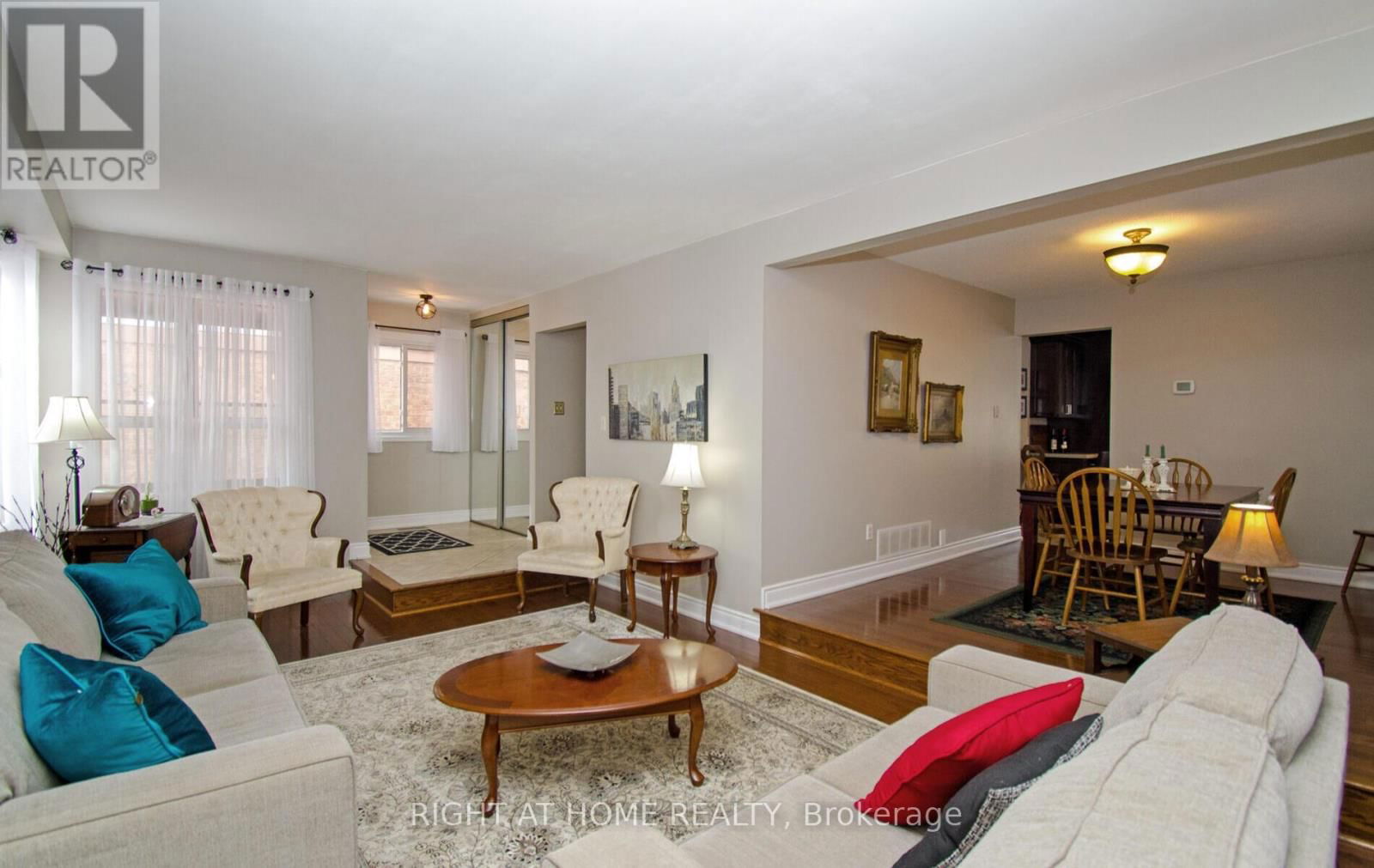 54 FERGUSON PLACE Image 8
