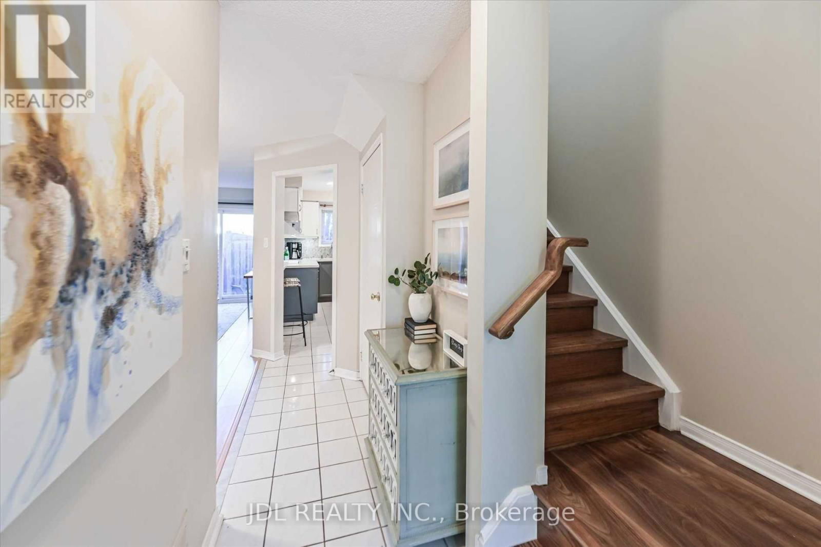 4 - 1500 REEVES GATE Image 15