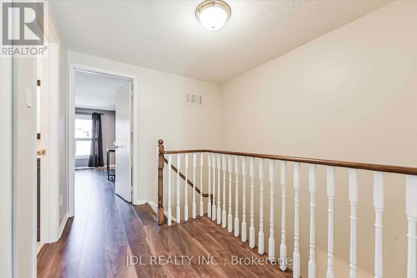4 - 1500 REEVES GATE Image 17
