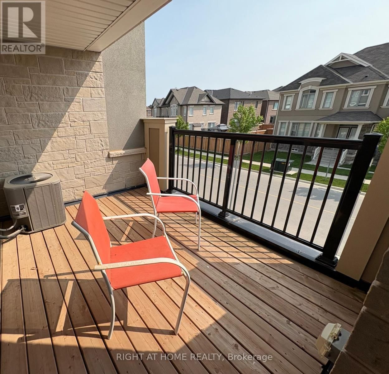 976 HICKORY CRESCENT Image 19