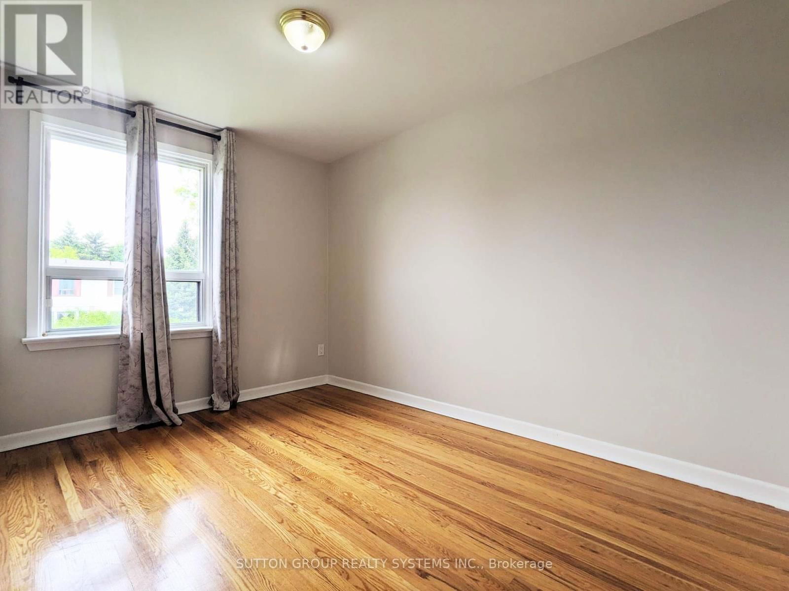 33 EARLSDALE CRESCENT Image 20