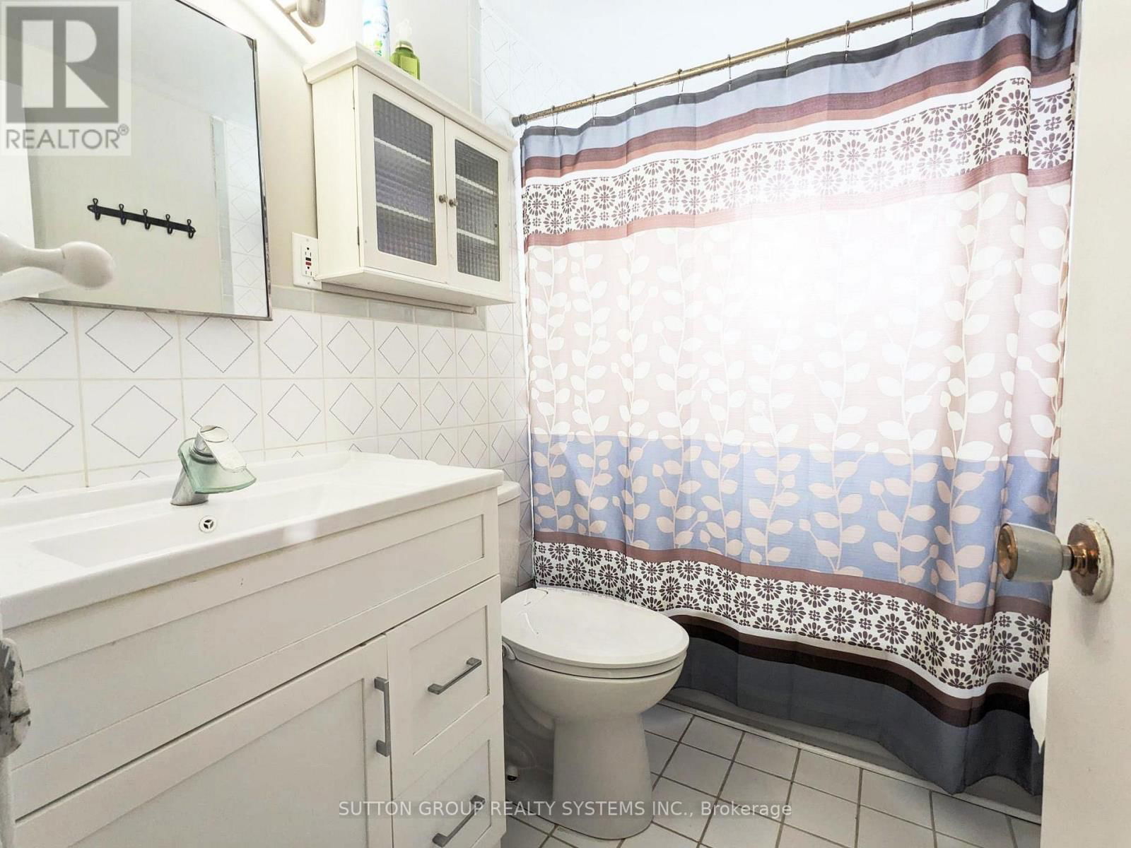 33 EARLSDALE CRESCENT Image 22