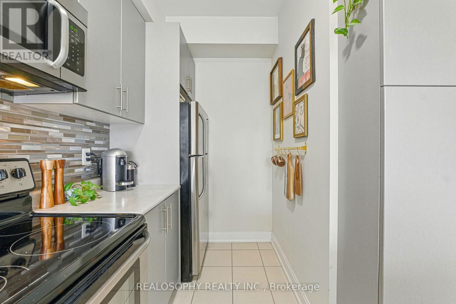 304 - 2333 SAWGRASS DRIVE Image 12