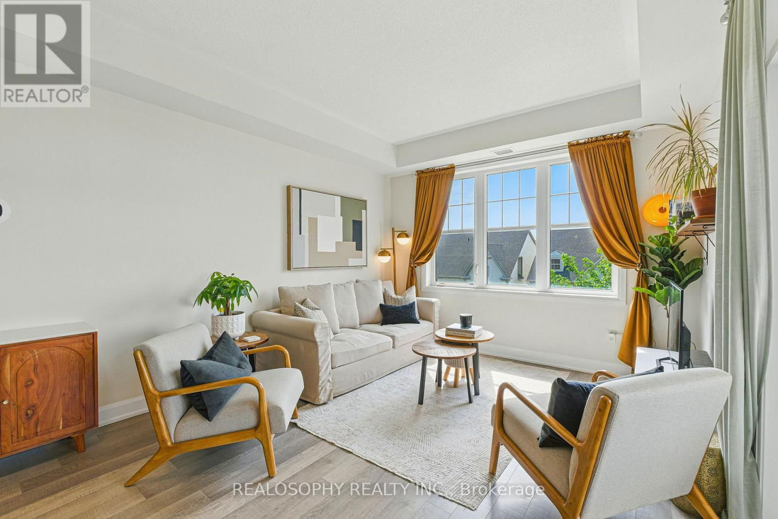 304 - 2333 SAWGRASS DRIVE Image 3