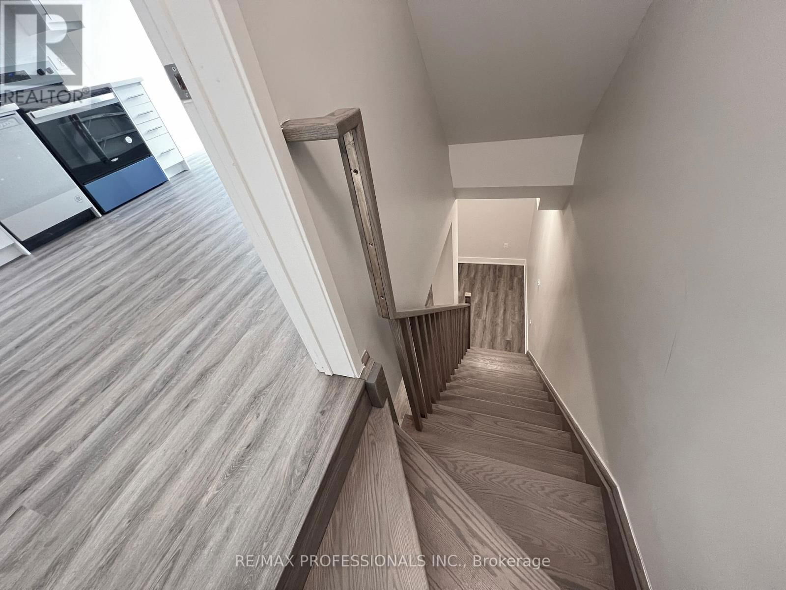 112 - 62 DIXFIELD DRIVE Image 12