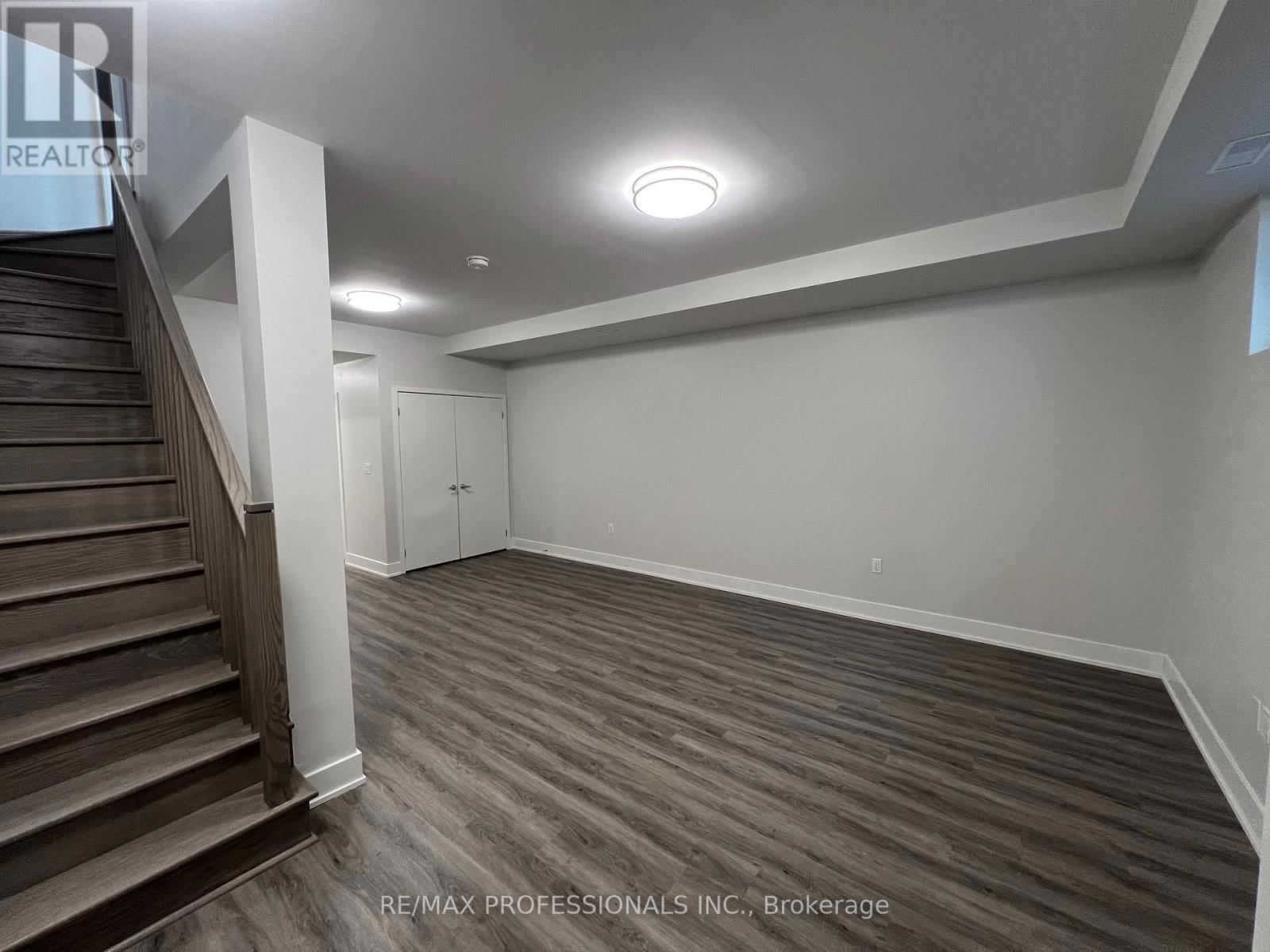 112 - 62 DIXFIELD DRIVE Image 13