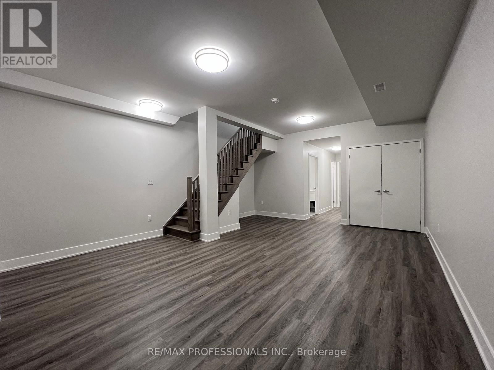 112 - 62 DIXFIELD DRIVE Image 14